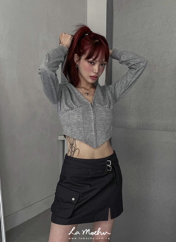 側腰扣辣妹短裙